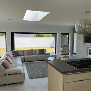 Holiday home Perfect 4 Bedroom 2 Bathroom, Edinburgh
