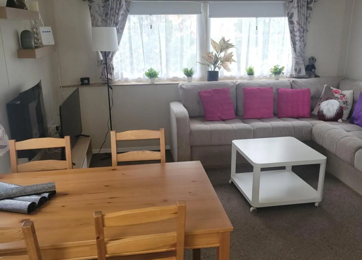 Cozy Caravan Near Edinburgh Holiday home