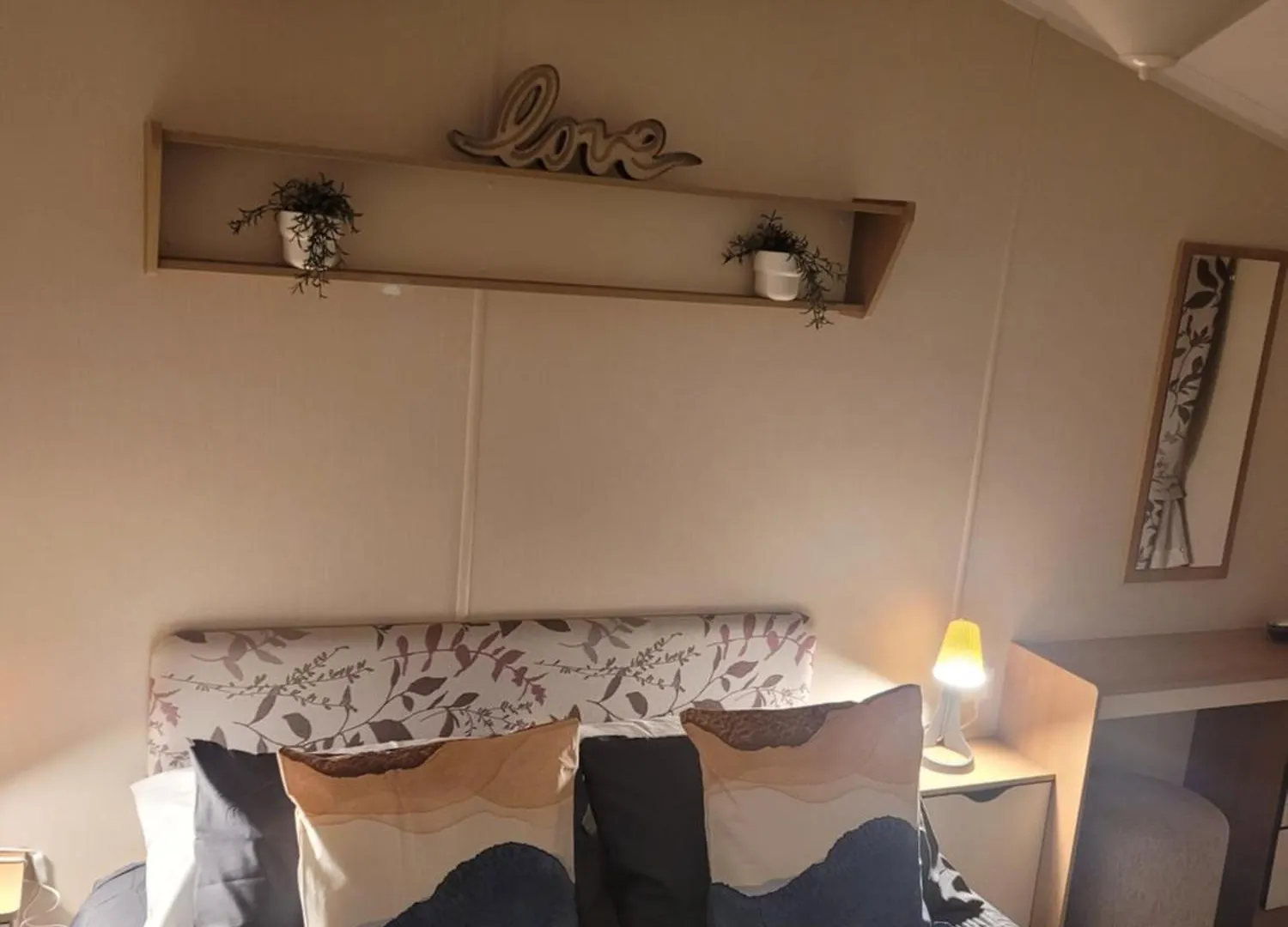 Cozy Caravan Near Edinburgh United Kingdom