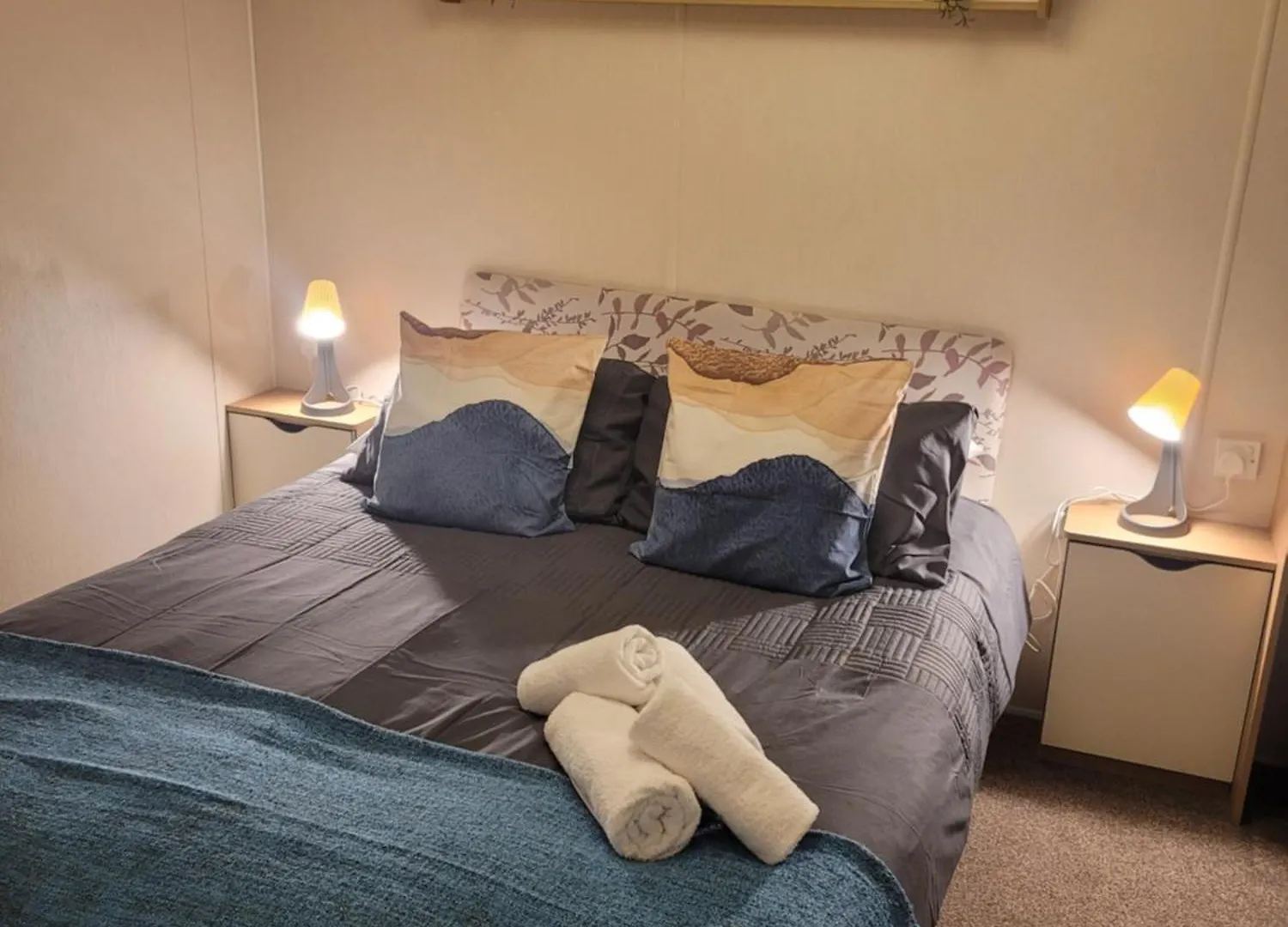 Cozy Caravan Near Edinburgh Holiday home